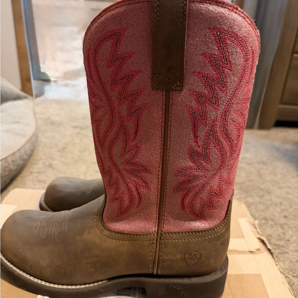 Ariat Fatbaby Boots in Brown and Pink - Picture 1 of 7
